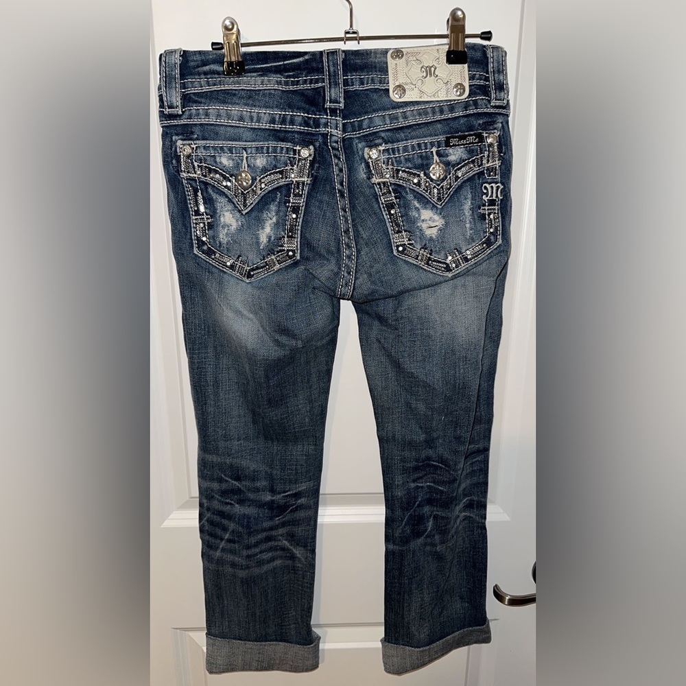 Miss Me Signature Cropped Capri Women’s 27 Distressed Embellished Rhinestones